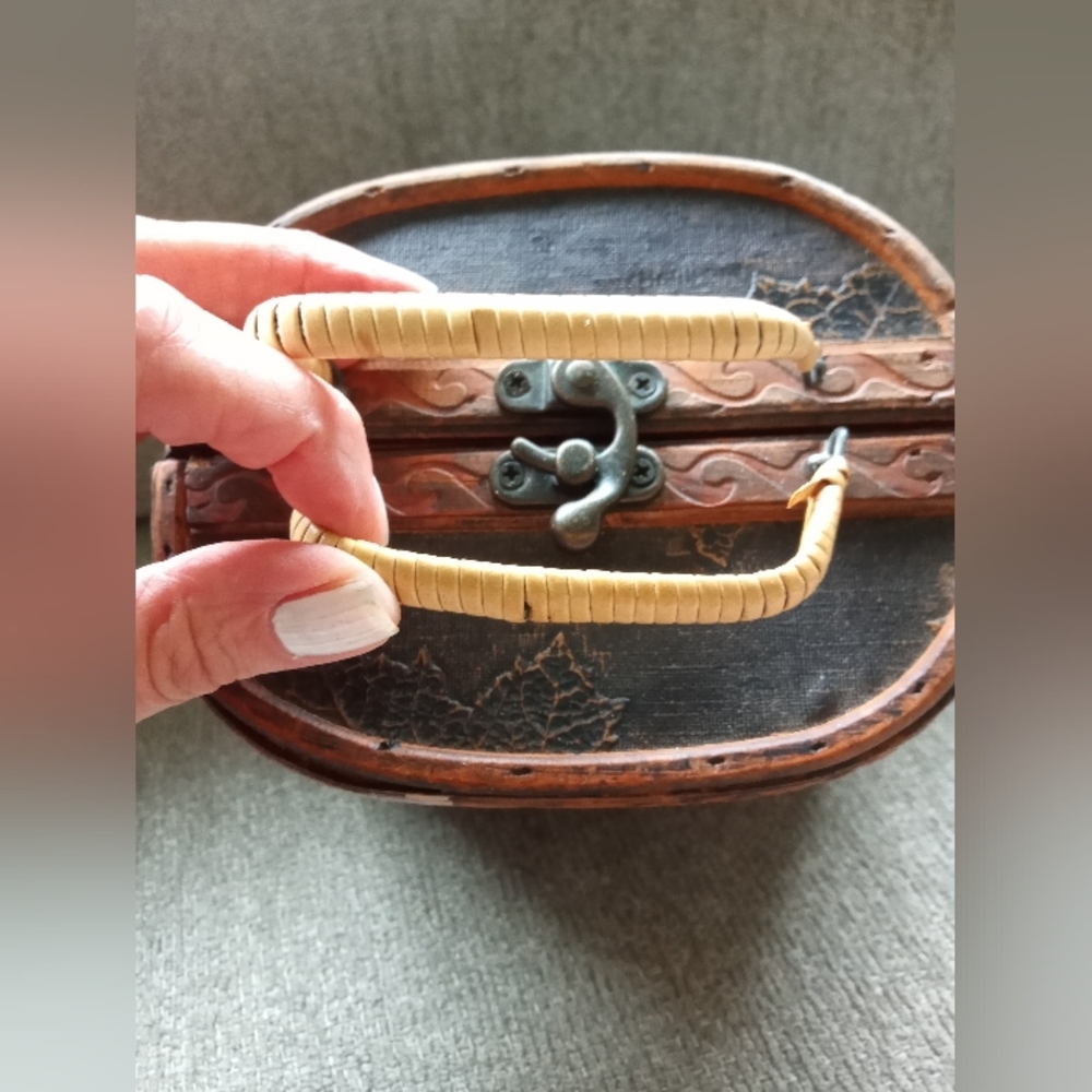 Wooden Purse - Picture 4 of 16